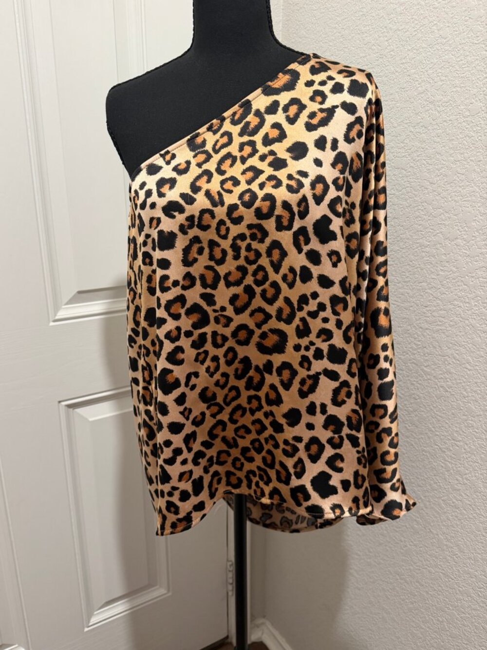 Entro Leopard One Shoulder Top Size L
